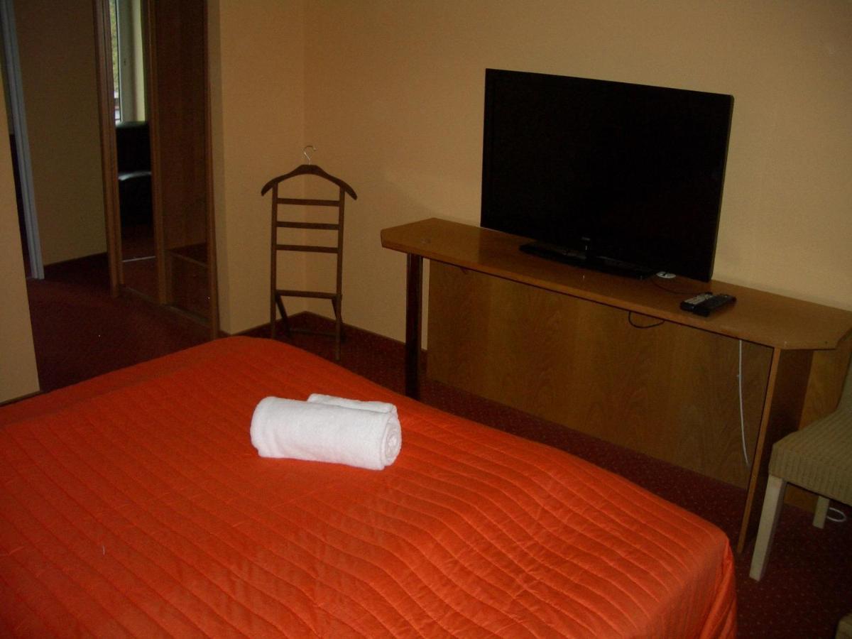 Kardamon Bed & Breakfast Zary  Ruang foto