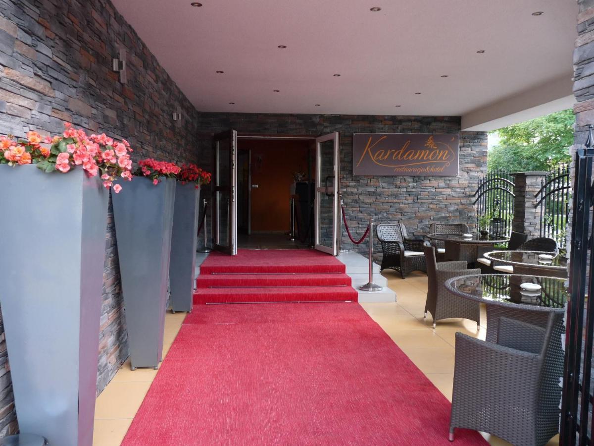 Kardamon Bed & Breakfast Zary  Bagian luar foto